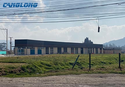 Colombian commercial steel building