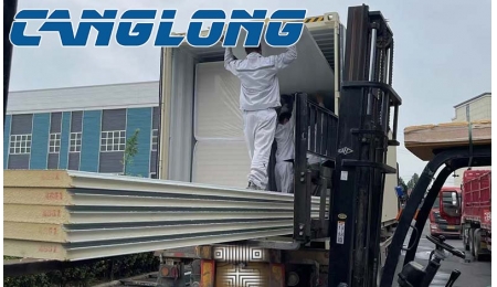 Polyurethane insulation panel packaged and shipped to Canada