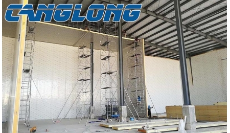 Polyurethane sandwich panel ceiling installation