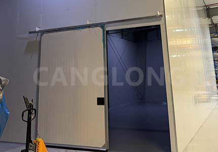 UAE partitioned room