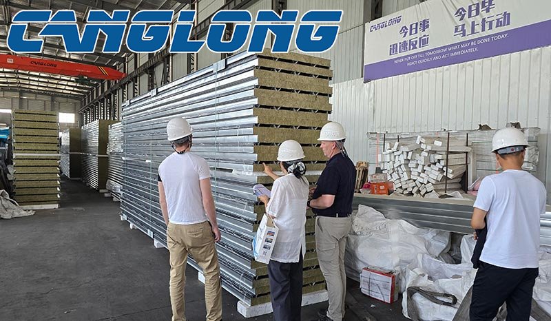 Uzbekistan customer visits sandwich panel production workshop