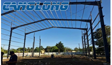 Canglong Group assists the construction of 480 square meter steel godown in Uruguay