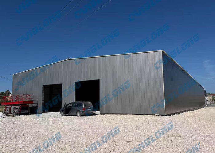 Albanian 60x25m commercial warehouse